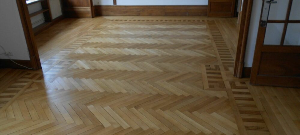 Particulier pose point de Hongrie